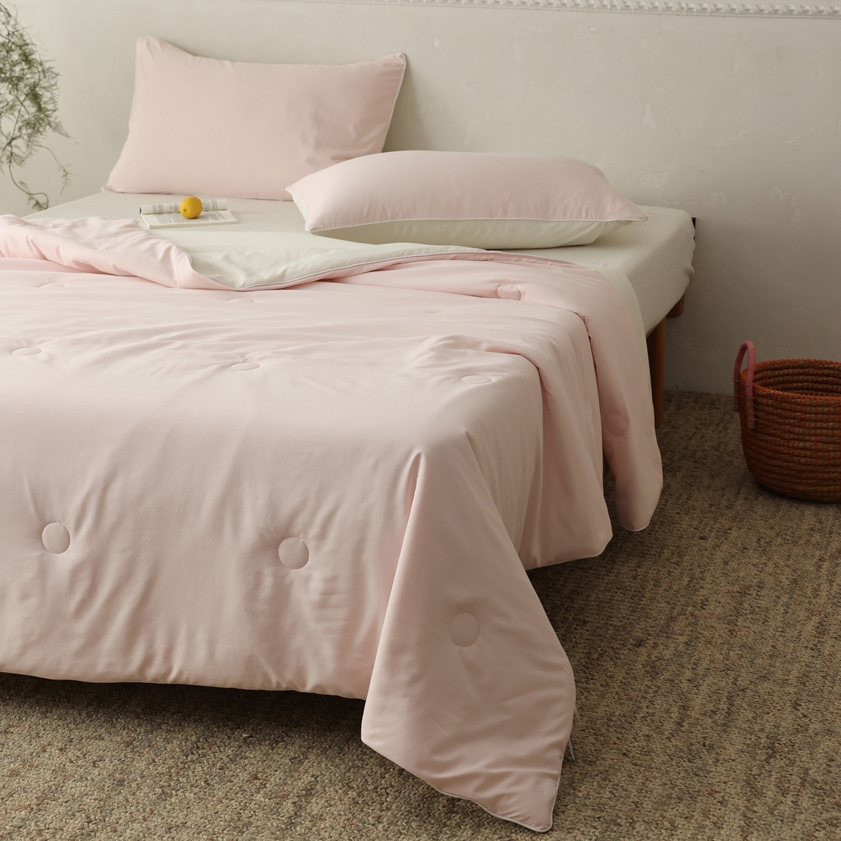 91家纺网 家纺一手货源 找家纺 万盛家纺 2026春夏新款果冻速干夏被夏凉被空调被 暗香粉-米