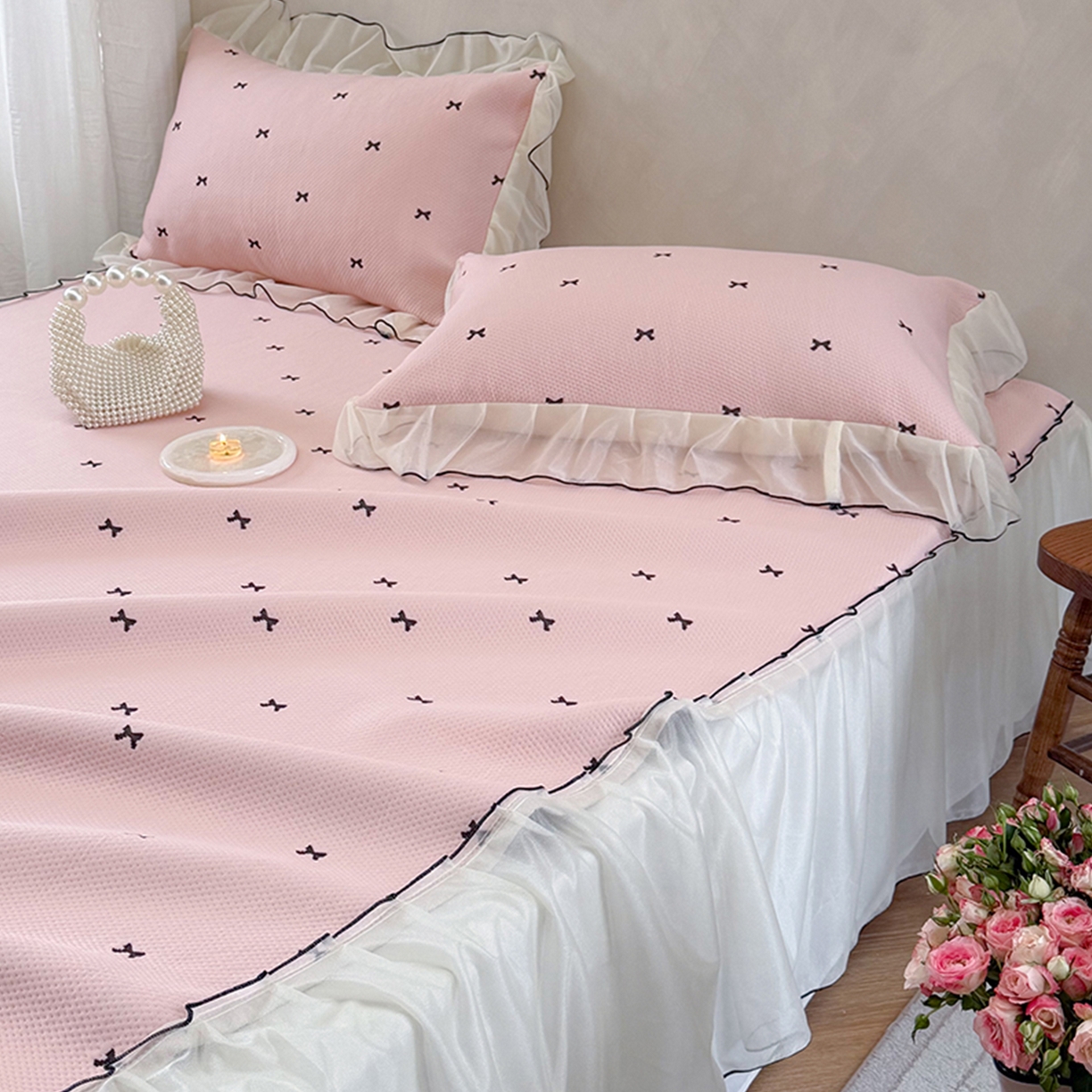 91家纺网 家纺一手货源 找家纺 （总）桃子家居 2026新款A类韩系仙气公主风PE凉感中分子床裙凉席蕾丝花边蝴蝶结乙纶豆豆凉席系列三件套