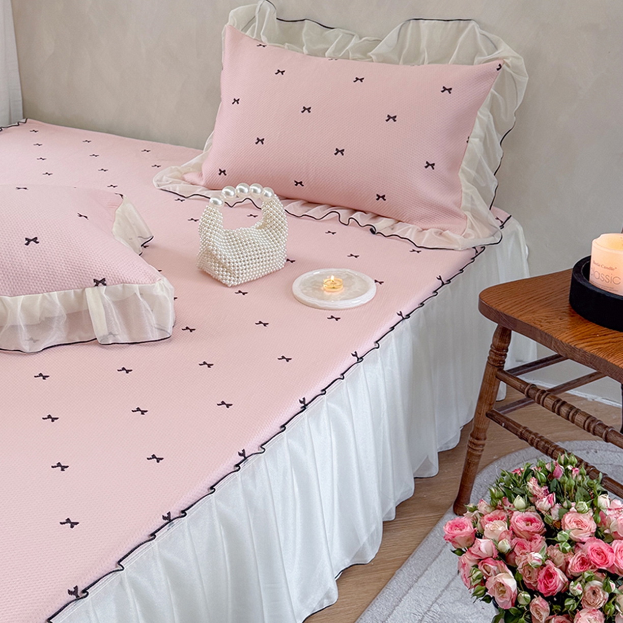 91家纺网 家纺一手货源 找家纺 （总）桃子家居 2026新款A类韩系仙气公主风PE凉感中分子床裙凉席蕾丝花边蝴蝶结乙纶豆豆凉席系列三件套