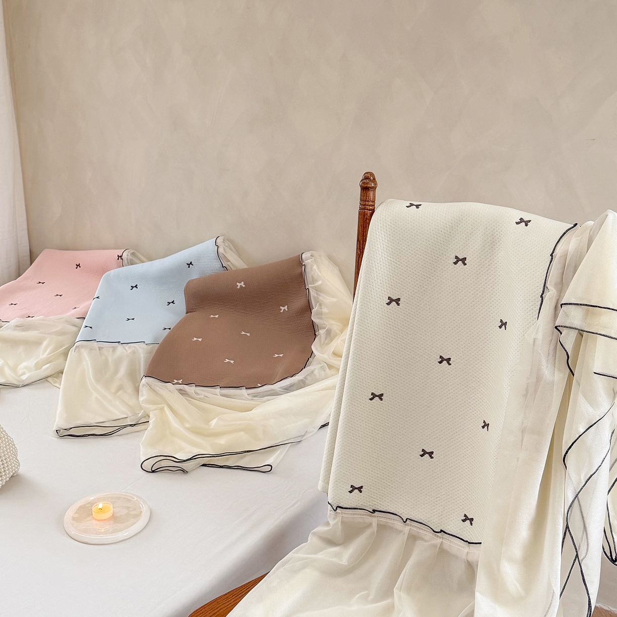 91家纺网 家纺一手货源 找家纺 （总）桃子家居 2026新款A类韩系仙气公主风PE凉感中分子床裙凉席蕾丝花边蝴蝶结乙纶豆豆凉席系列三件套