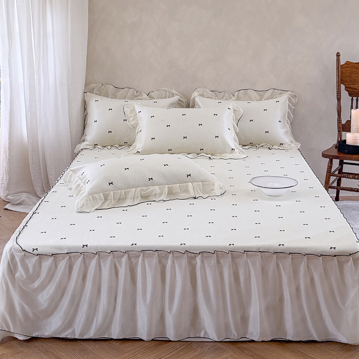 91家纺网 家纺一手货源 找家纺 桃子家居 2026新款A类韩系仙气公主风PE凉感中分子床裙凉席蕾丝花边蝴蝶结乙纶豆豆凉席系列三件套 床裙席-仙气蝴蝶结奶白