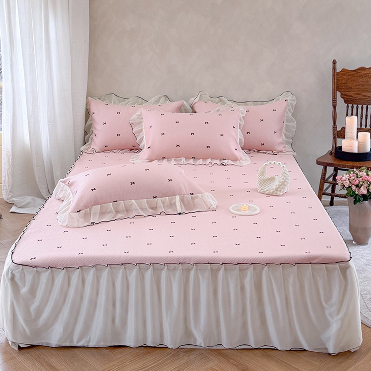 91家纺网 家纺一手货源 找家纺 桃子家居 2026新款A类韩系仙气公主风PE凉感中分子床裙凉席蕾丝花边蝴蝶结乙纶豆豆凉席系列三件套 床裙席-仙气蝴蝶结粉