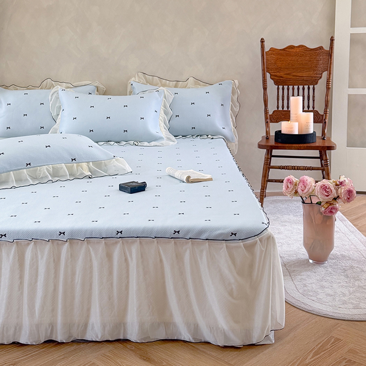 91家纺网 家纺一手货源 找家纺 桃子家居 2026新款A类韩系仙气公主风PE凉感中分子床裙凉席蕾丝花边蝴蝶结乙纶豆豆凉席系列三件套 床裙席-仙气蝴蝶结蓝