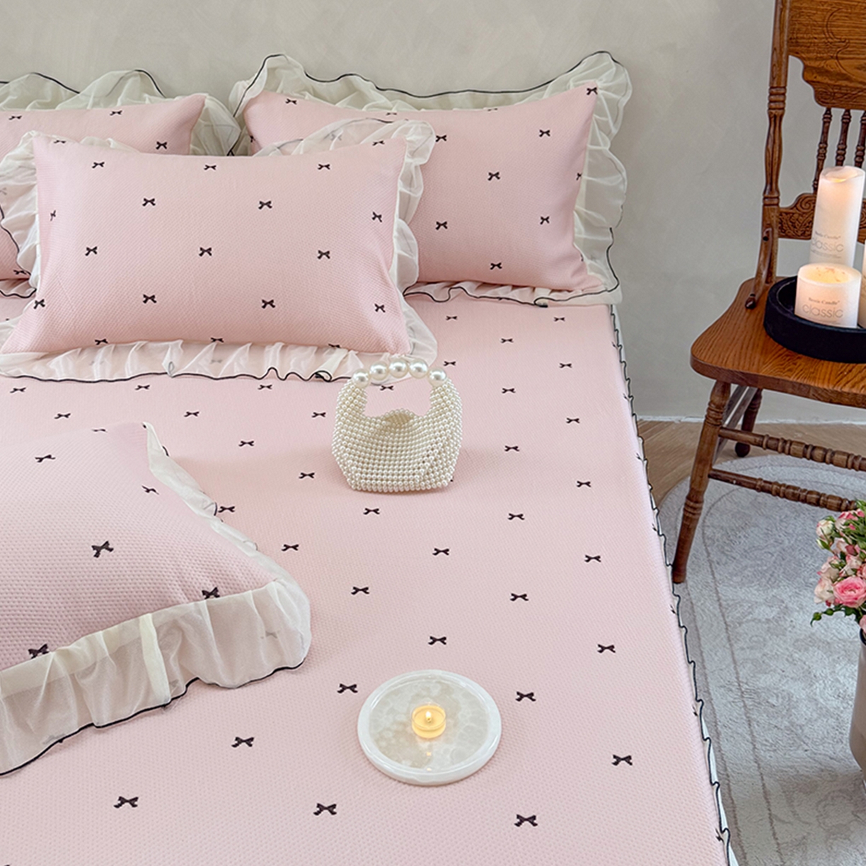 91家纺网 家纺一手货源 找家纺 桃子家居 2026新款A类韩系仙气公主风PE凉感中分子床裙凉席蕾丝花边蝴蝶结乙纶豆豆凉席系列三件套 床裙席-仙气蝴蝶结粉