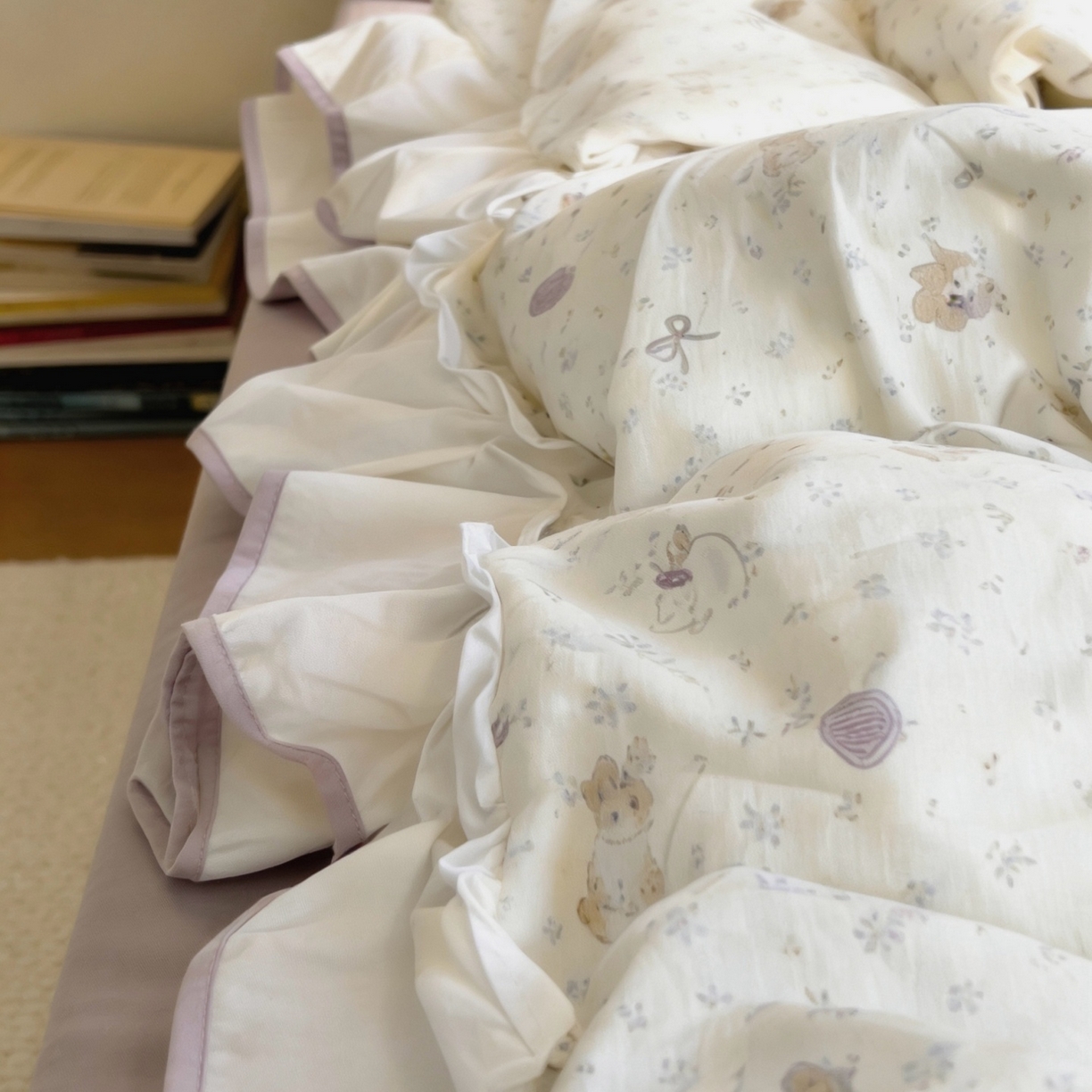 91家纺网 家纺一手货源 找家纺 荣轩家居 2026春夏新款韩式重工泡芙花边工艺款全棉纯棉双层纱四件套（铺床版） 爱丽丝午后-紫