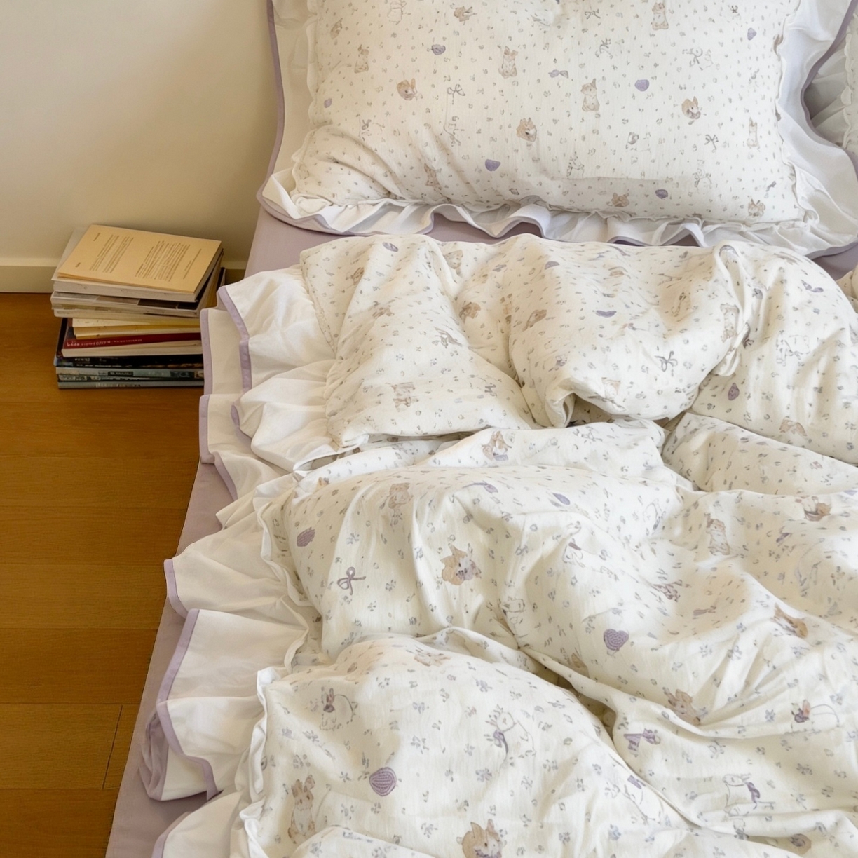 91家纺网 家纺一手货源 找家纺 荣轩家居 2026春夏新款韩式重工泡芙花边工艺款全棉纯棉双层纱四件套（铺床版） 爱丽丝午后-紫