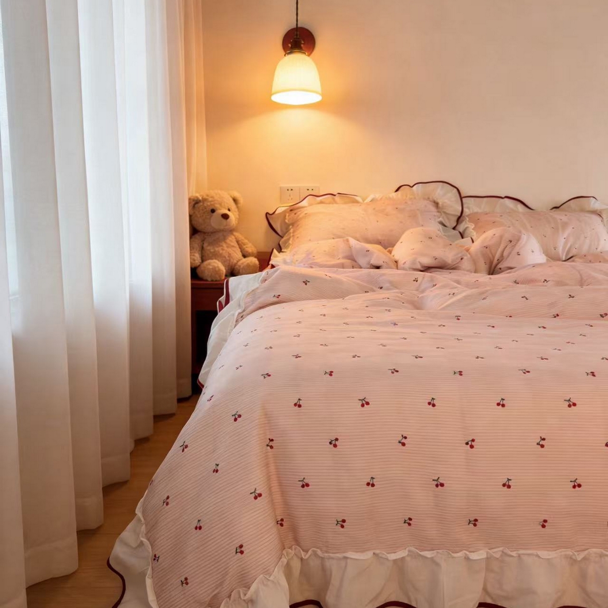 91家纺网 家纺一手货源 找家纺 （总）荣轩家居 2026新款韩式浪漫花边工艺款全棉纯棉双层纱四件套（铺床版）