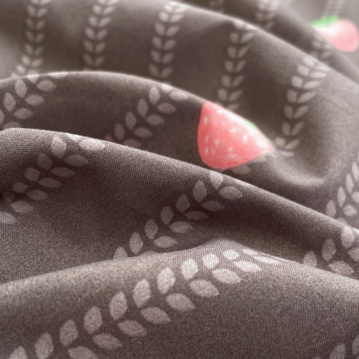 91家纺网 家纺一手货源 找家纺 瑞禾家纺 2026新款古法水洗四件套下载文件包含买家秀 甜酷草莓