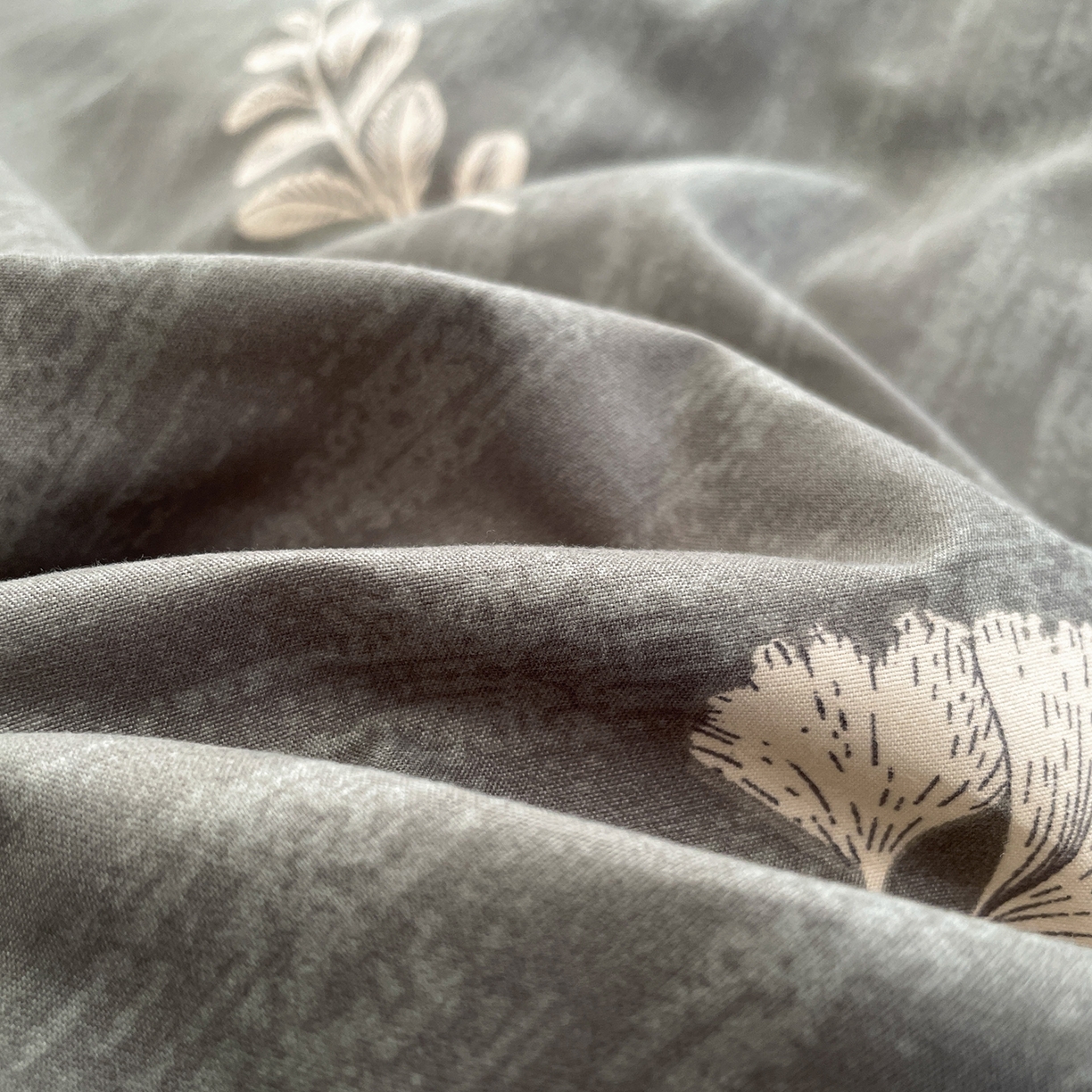 91家纺网 家纺一手货源 找家纺 瑞禾家纺 2026新款古法水洗四件套下载文件包含买家秀 叶影斑驳