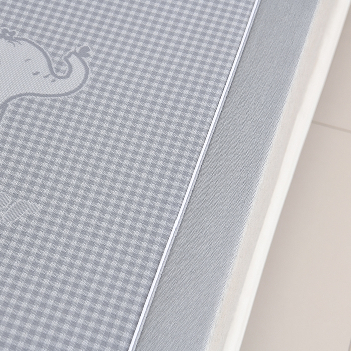 91家纺网 家纺一手货源 找家纺 小牛席业 2026春夏新款【实拍风格】双PE高凉感-小象提花冰丝席系列 灰色