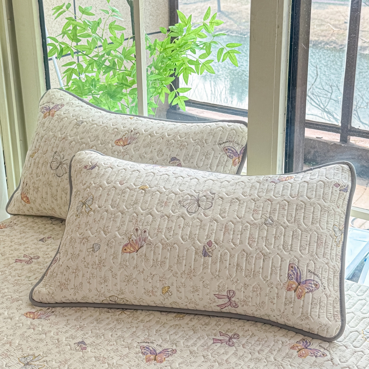 91家纺网 家纺一手货源 找家纺 莱登卡奴 2026新款新款A类凉感丝锦氨数码印花夏被四件套 初恋蝶语