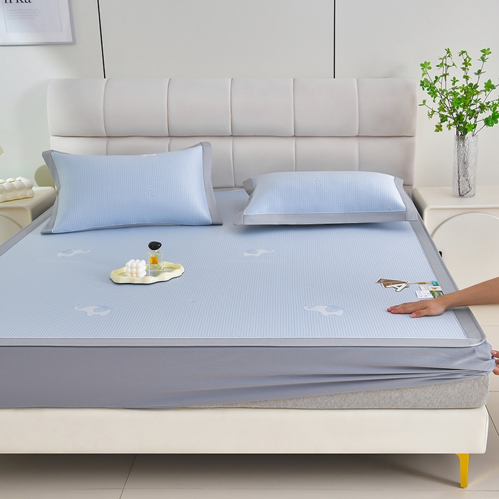 91家纺网 家纺一手货源 找家纺 小牛席业 2026新款【实拍风格】双PE高凉感-小象提花冰丝席系列（床笠款） 蓝色