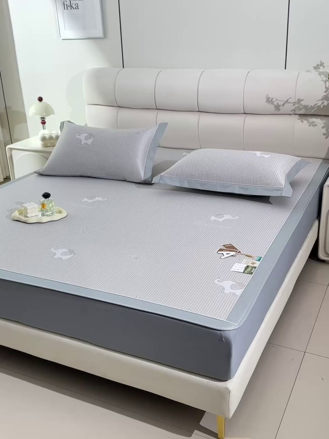 91家纺网 家纺一手货源 找家纺 小牛席业 2026新款【实拍风格】双PE高凉感-小象提花冰丝席系列（床笠款） 香槟