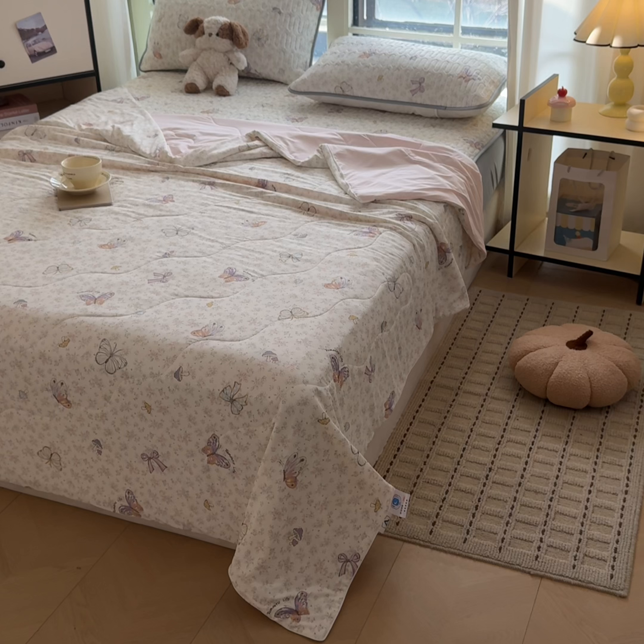 91家纺网 家纺一手货源 找家纺 莱登卡奴 2026新款新款A类凉感丝锦氨数码印花夏被四件套 初恋蝶语