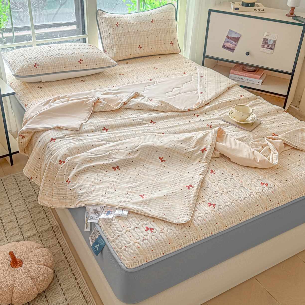 91家纺网 家纺一手货源 找家纺 莱登卡奴 2026新款新款A类凉感丝锦氨数码印花夏被四件套 蝶恋