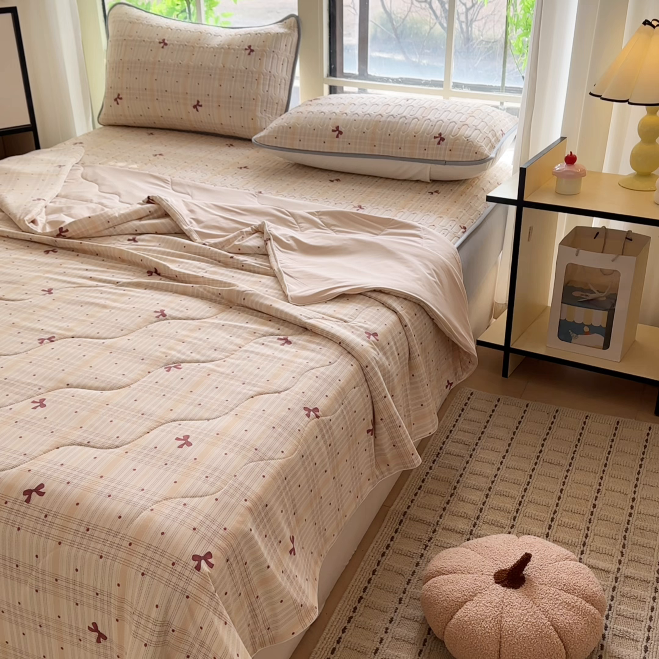 91家纺网 家纺一手货源 找家纺 莱登卡奴 2026新款新款A类凉感丝锦氨数码印花夏被四件套 蝶恋