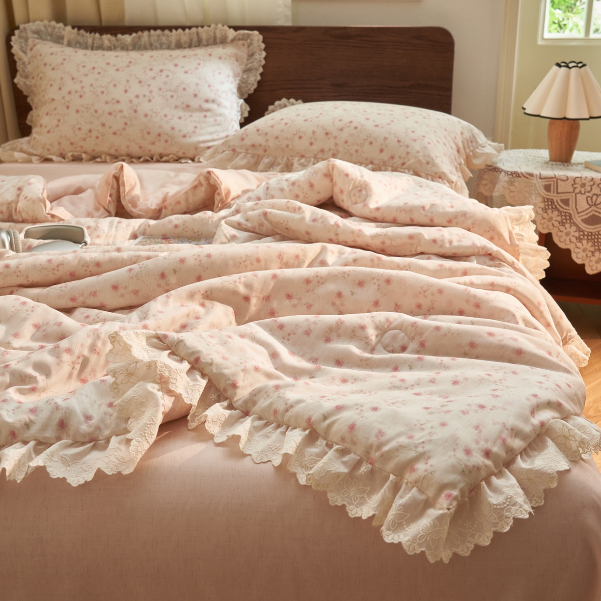 91家纺网 家纺一手货源 找家纺 晨曦家纺 2026新款高端纯棉天丝棉麻莱赛尔夏凉被四件套 粉雾小蔷薇