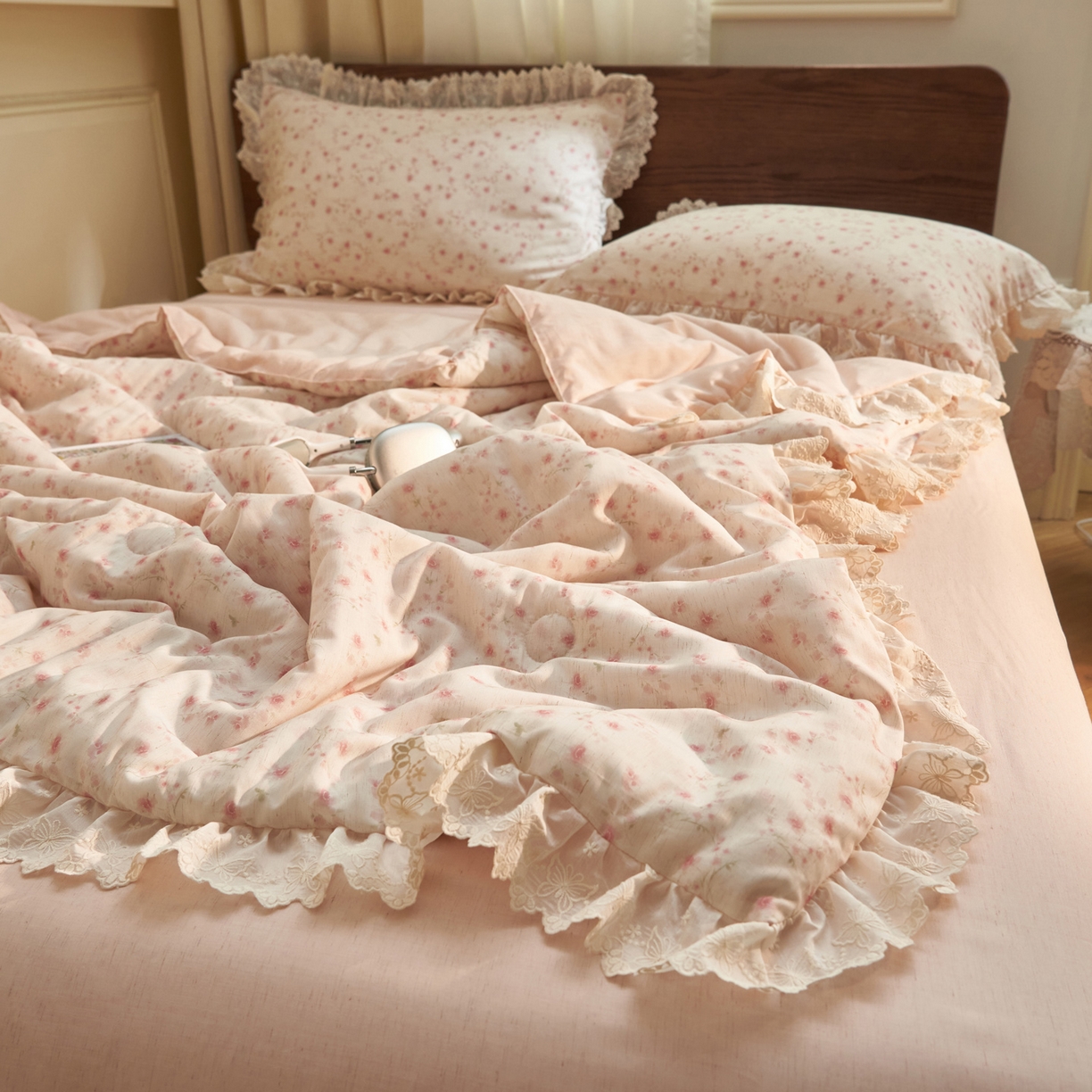 91家纺网 家纺一手货源 找家纺 晨曦家纺 2026新款高端纯棉天丝棉麻莱赛尔夏凉被四件套 粉雾小蔷薇