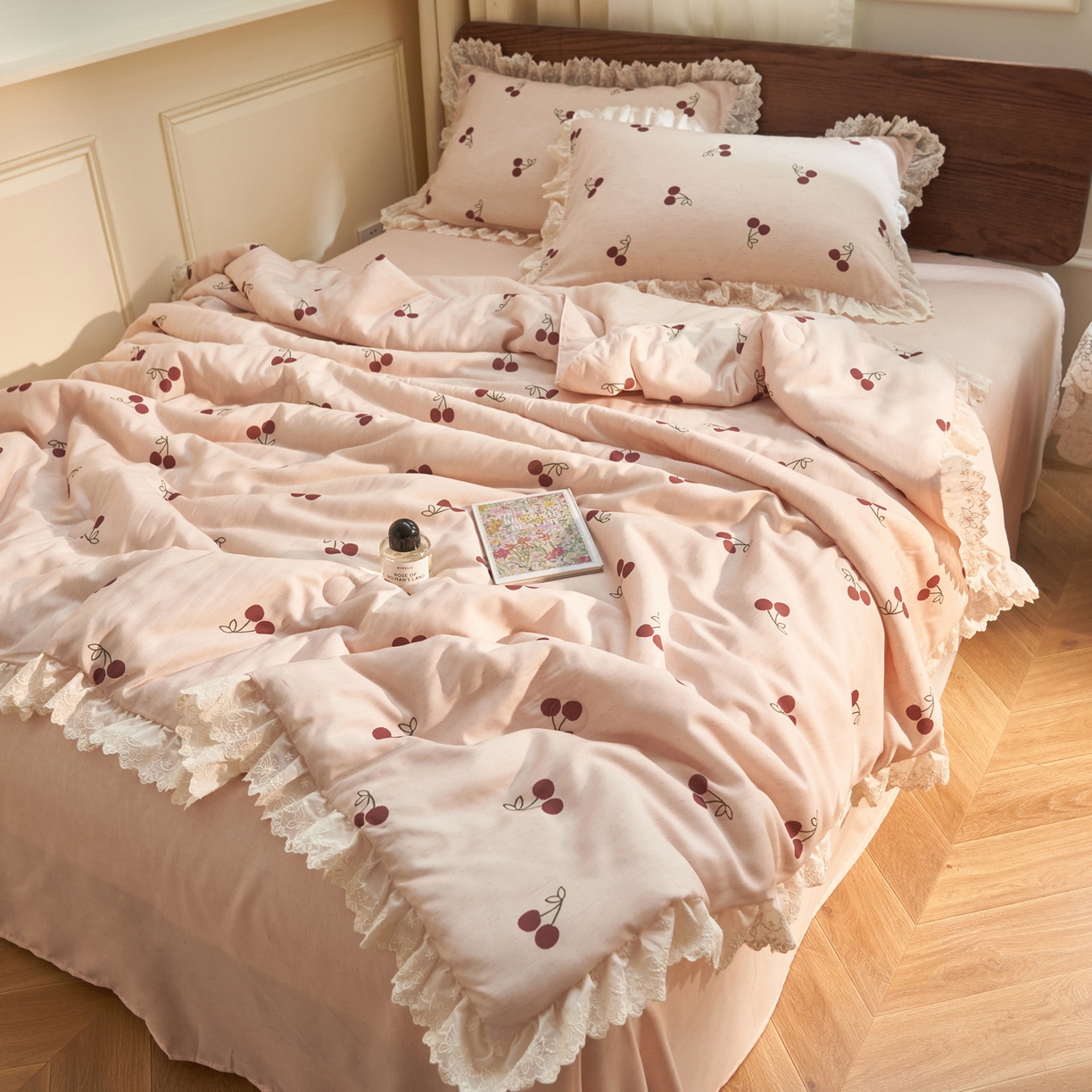 91家纺网 家纺一手货源 找家纺 晨曦家纺 2026新款高端纯棉天丝棉麻莱赛尔夏凉被四件套 奶油樱桃
