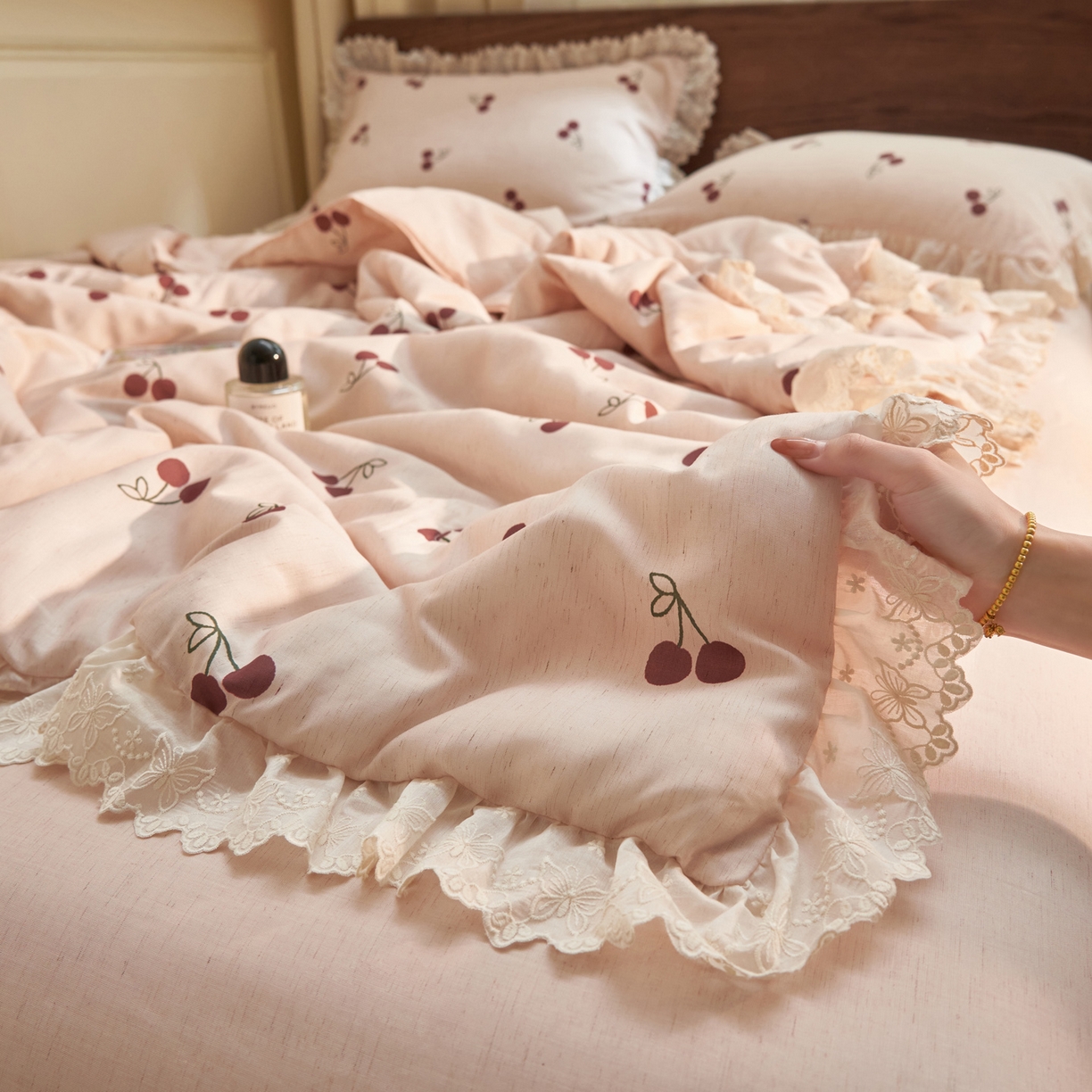 91家纺网 家纺一手货源 找家纺 晨曦家纺 2026新款高端纯棉天丝棉麻莱赛尔夏凉被四件套 奶油樱桃