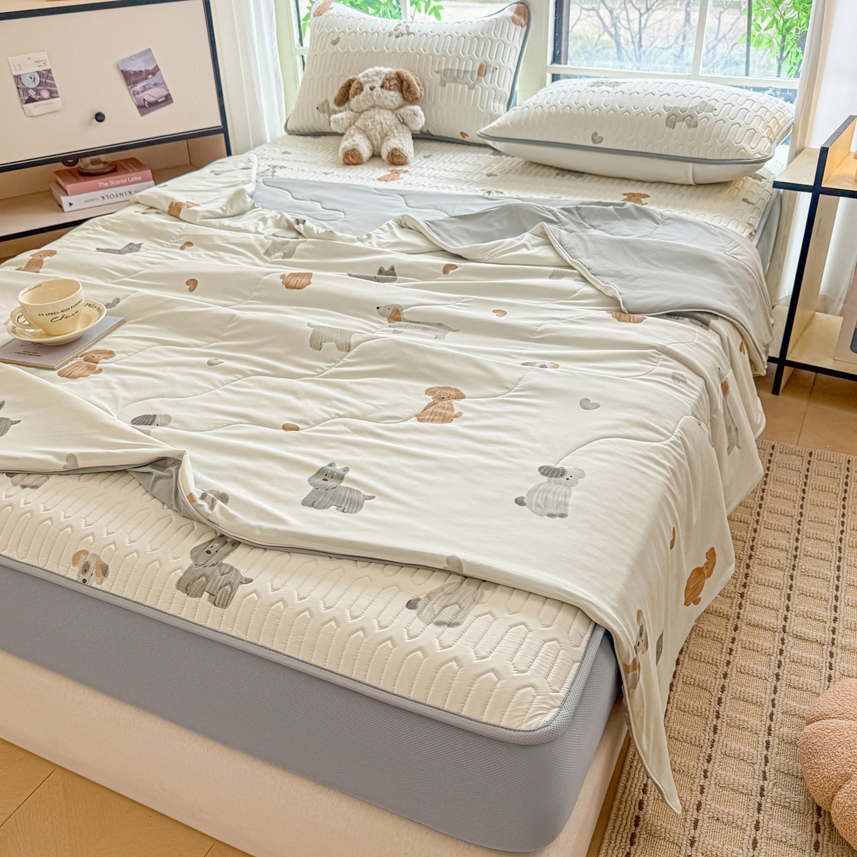 91家纺网 家纺一手货源 找家纺 莱登卡奴 2026新款新款A类凉感丝锦氨数码印花夏被四件套 萌宠小狗