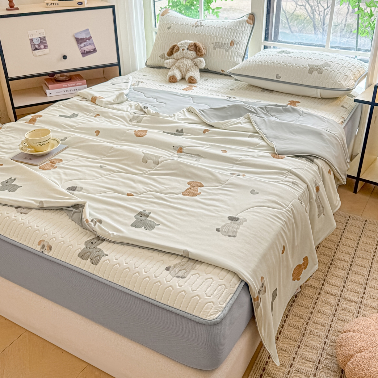 91家纺网 家纺一手货源 找家纺 莱登卡奴 2026新款新款A类凉感丝锦氨数码印花夏被四件套 萌宠小狗