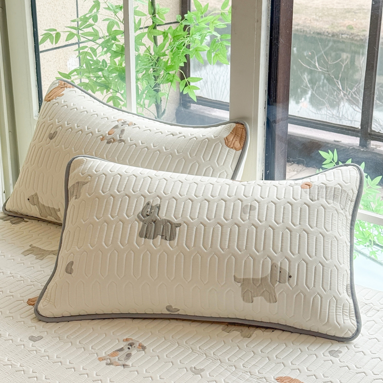 91家纺网 家纺一手货源 找家纺 莱登卡奴 2026新款新款A类凉感丝锦氨数码印花夏被四件套 萌宠小狗