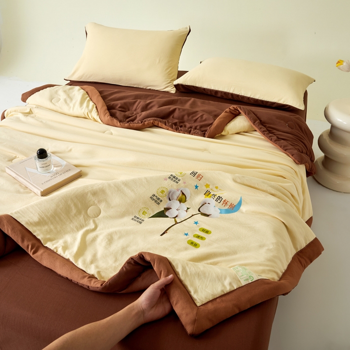 91家纺网 家纺一手货源 找家纺 瑞禾家纺 2026新款水洗棉棉花夏被四件套 奶黄深咖