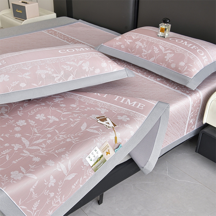 91家纺网 家纺一手货源 找家纺 小牛席业 2026春夏新款PE琉璃叶语提花凉感冰丝席席子 粉色