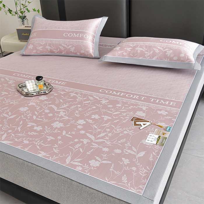 91家纺网 家纺一手货源 找家纺 小牛席业 2026春夏新款PE琉璃叶语提花凉感冰丝席席子 粉色