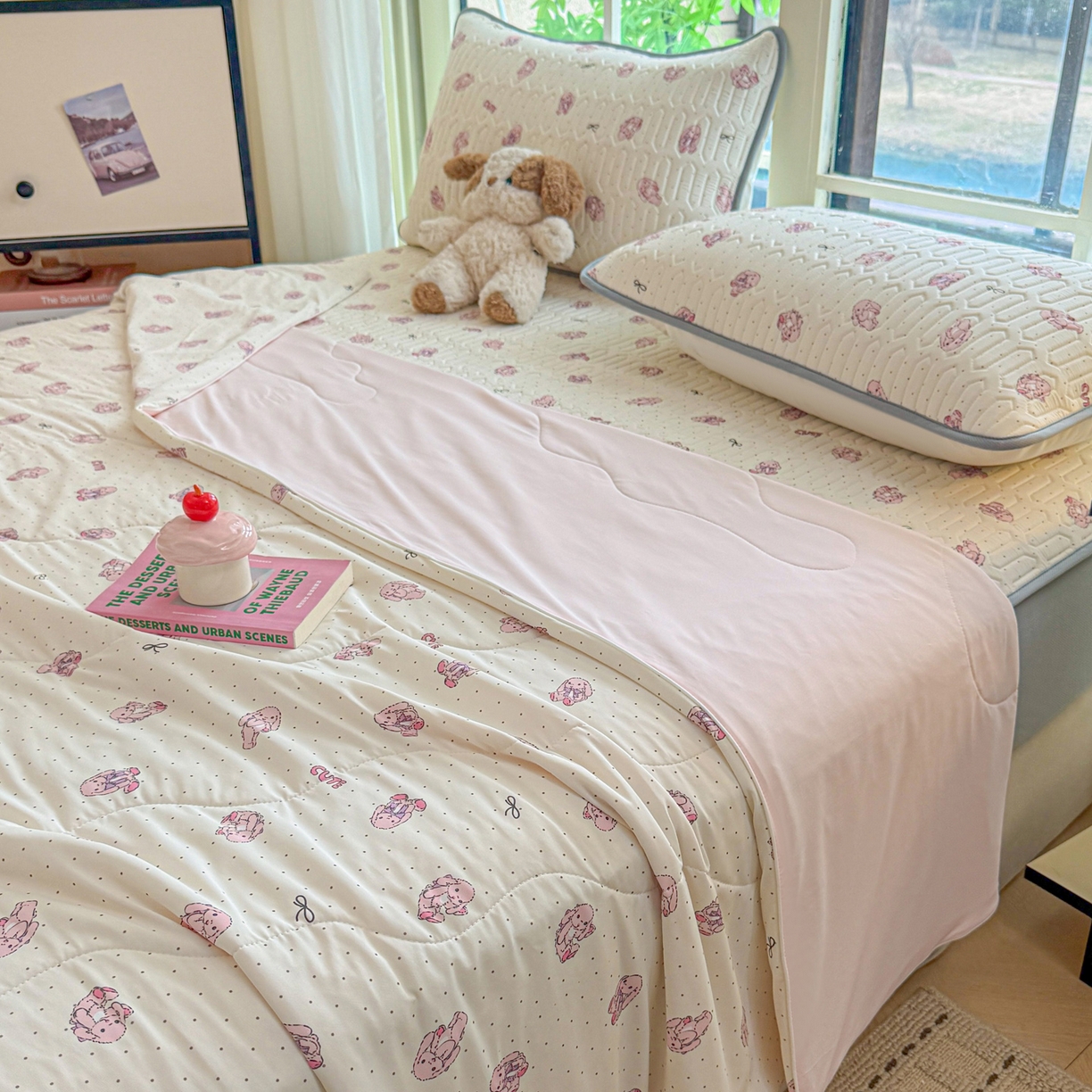 91家纺网 家纺一手货源 找家纺 莱登卡奴 2026新款新款A类凉感丝锦氨数码印花夏被四件套 甜心小兔