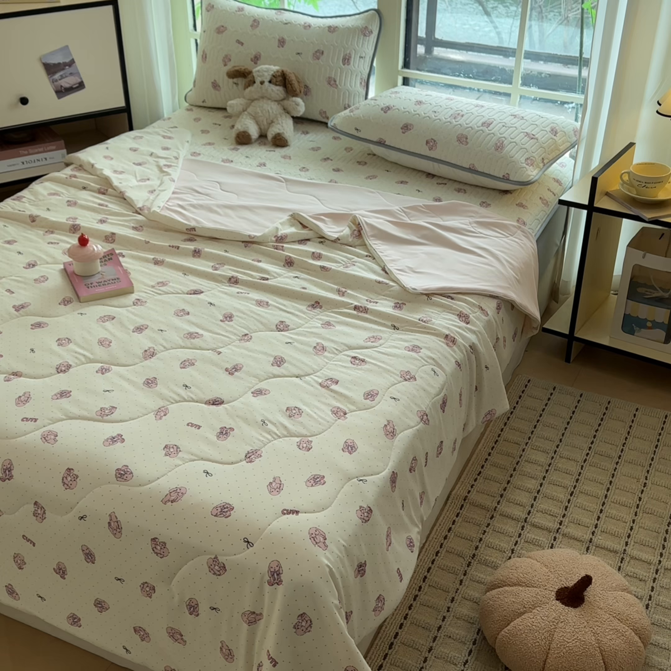 91家纺网 家纺一手货源 找家纺 莱登卡奴 2026新款新款A类凉感丝锦氨数码印花夏被四件套 甜心小兔