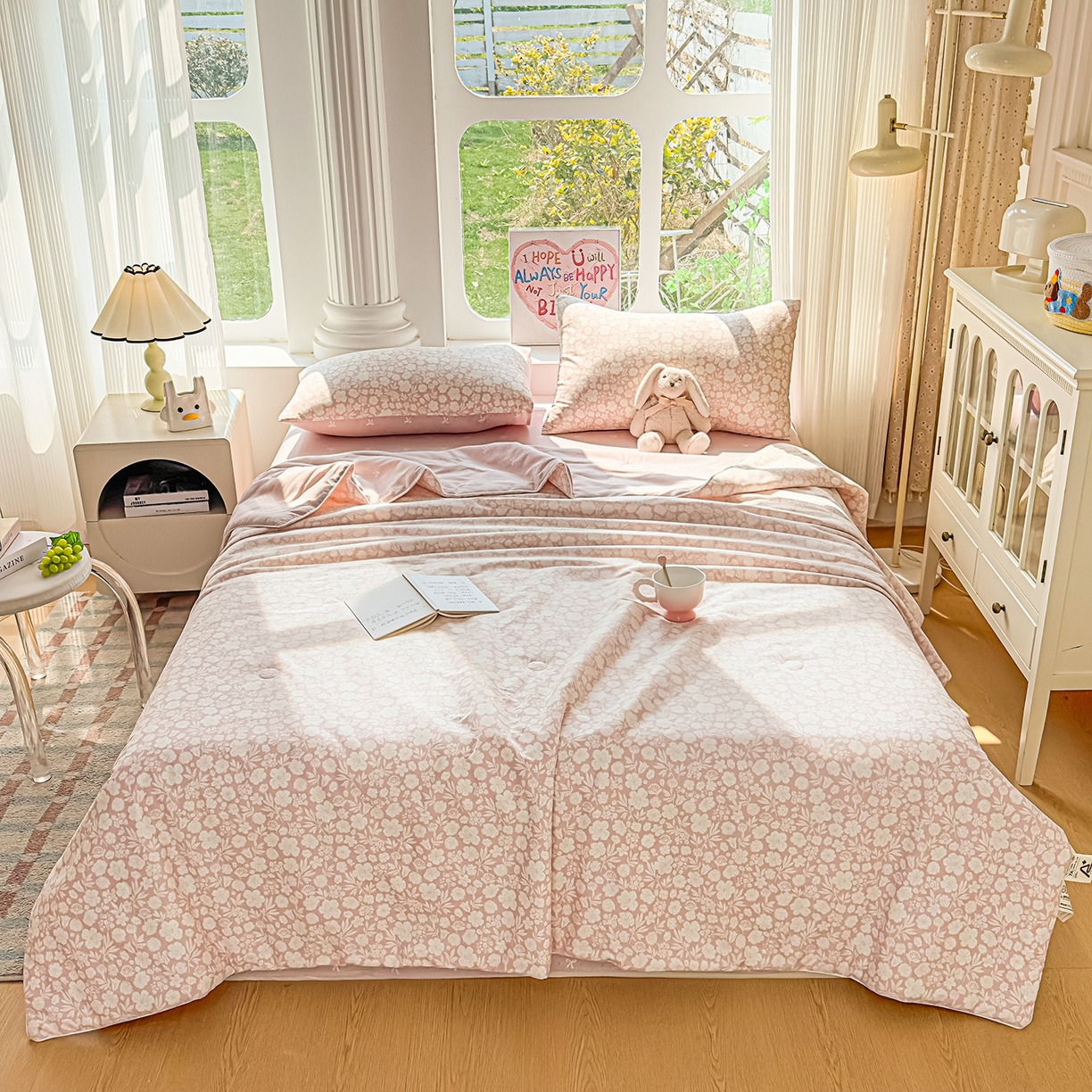 91家纺网 家纺一手货源 找家纺 典冠 2026新款100%里外全棉夏被 夏被四件套 云汐花絮-粉