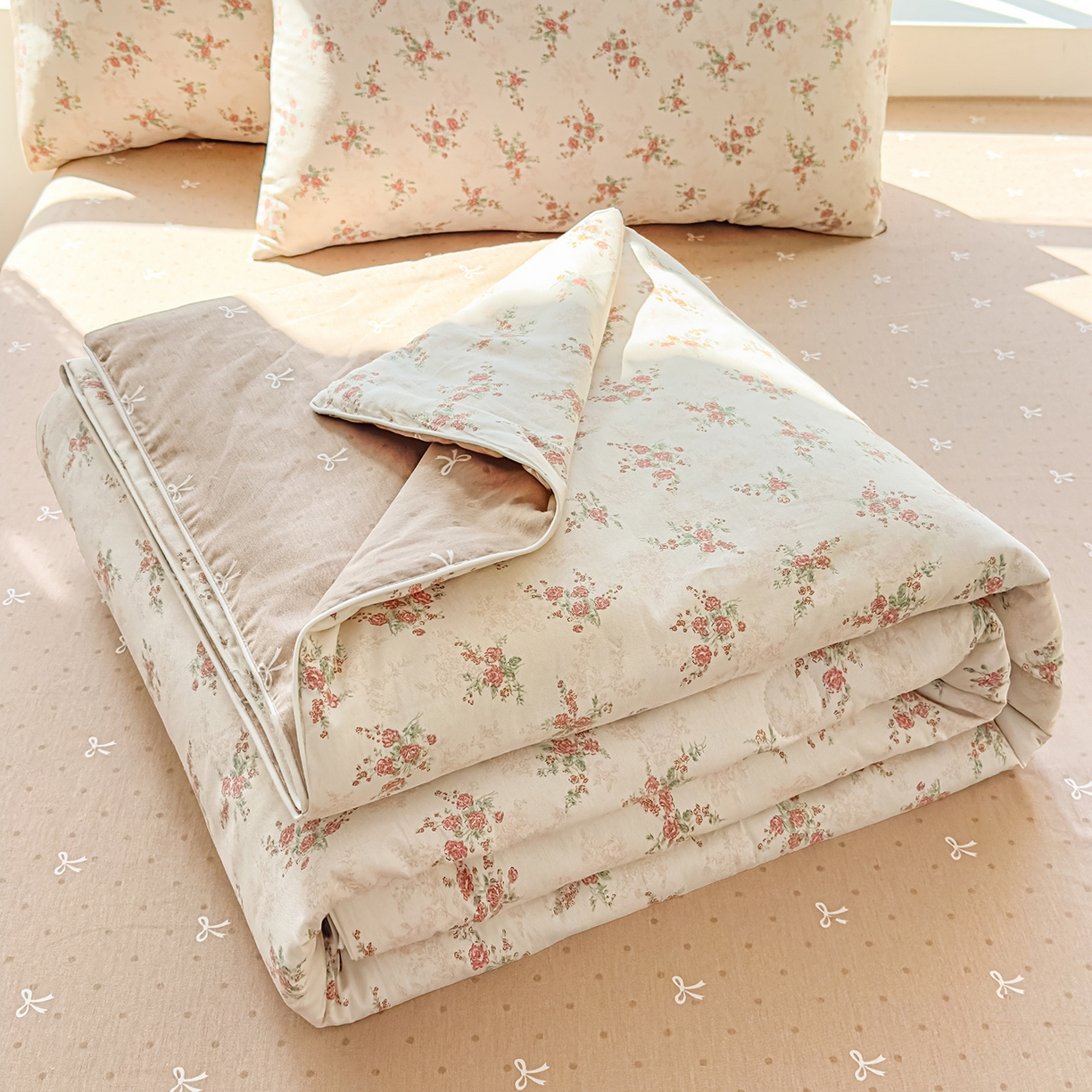 91家纺网 家纺一手货源 找家纺 典冠 2026新款100%里外全棉夏被 夏被四件套 繁花