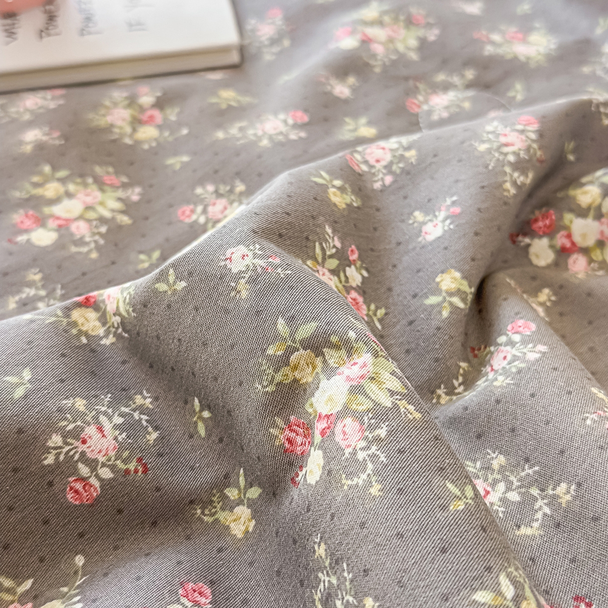 91家纺网 家纺一手货源 找家纺 典冠 2026新款100%里外全棉夏被 夏被四件套 花间采趣-咖