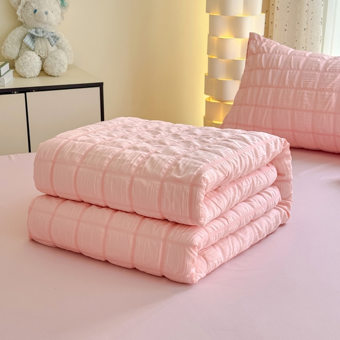 91家纺网 家纺一手货源 找家纺 瑞禾家纺 2026新款泡泡纱夏被空调被夏凉被四件套 蜜桃粉