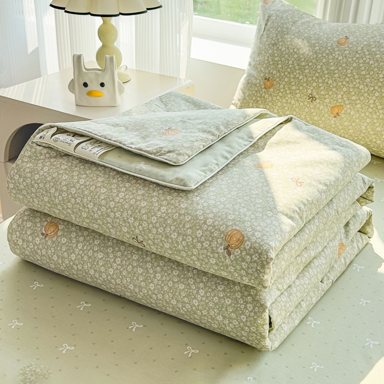 91家纺网 家纺一手货源 找家纺 典冠 2026新款100%里外全棉夏被 夏被四件套 碎花拾影-绿