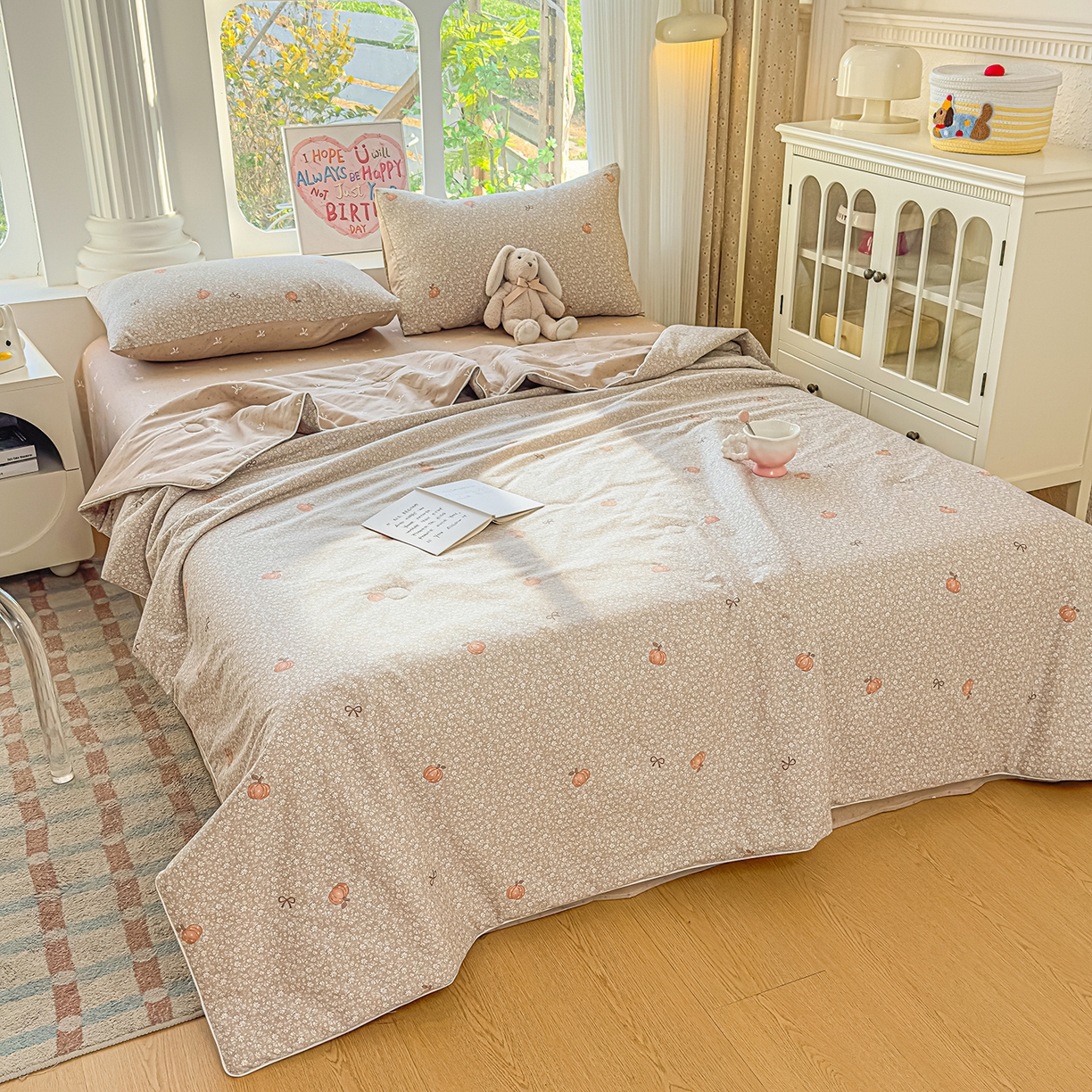 91家纺网 家纺一手货源 找家纺 典冠 2026新款100%里外全棉夏被 夏被四件套 碎花拾影-咖