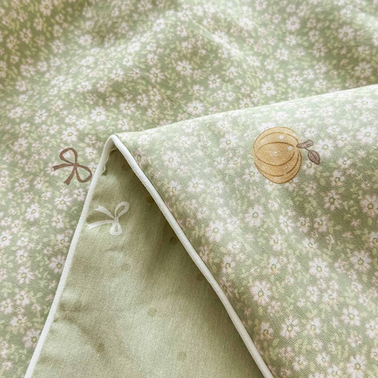 91家纺网 家纺一手货源 找家纺 典冠 2026新款100%里外全棉夏被 夏被四件套 碎花拾影-绿