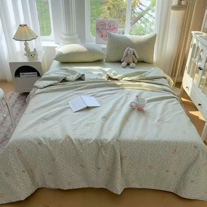 91家纺网 家纺一手货源 找家纺 典冠 2026新款100%里外全棉夏被 夏被四件套 碎花拾影-绿