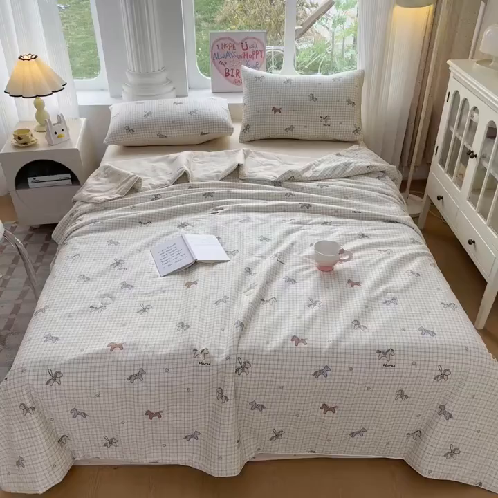 91家纺网 家纺一手货源 找家纺 典冠 2026新款100%里外全棉夏被 夏被四件套 马到成功