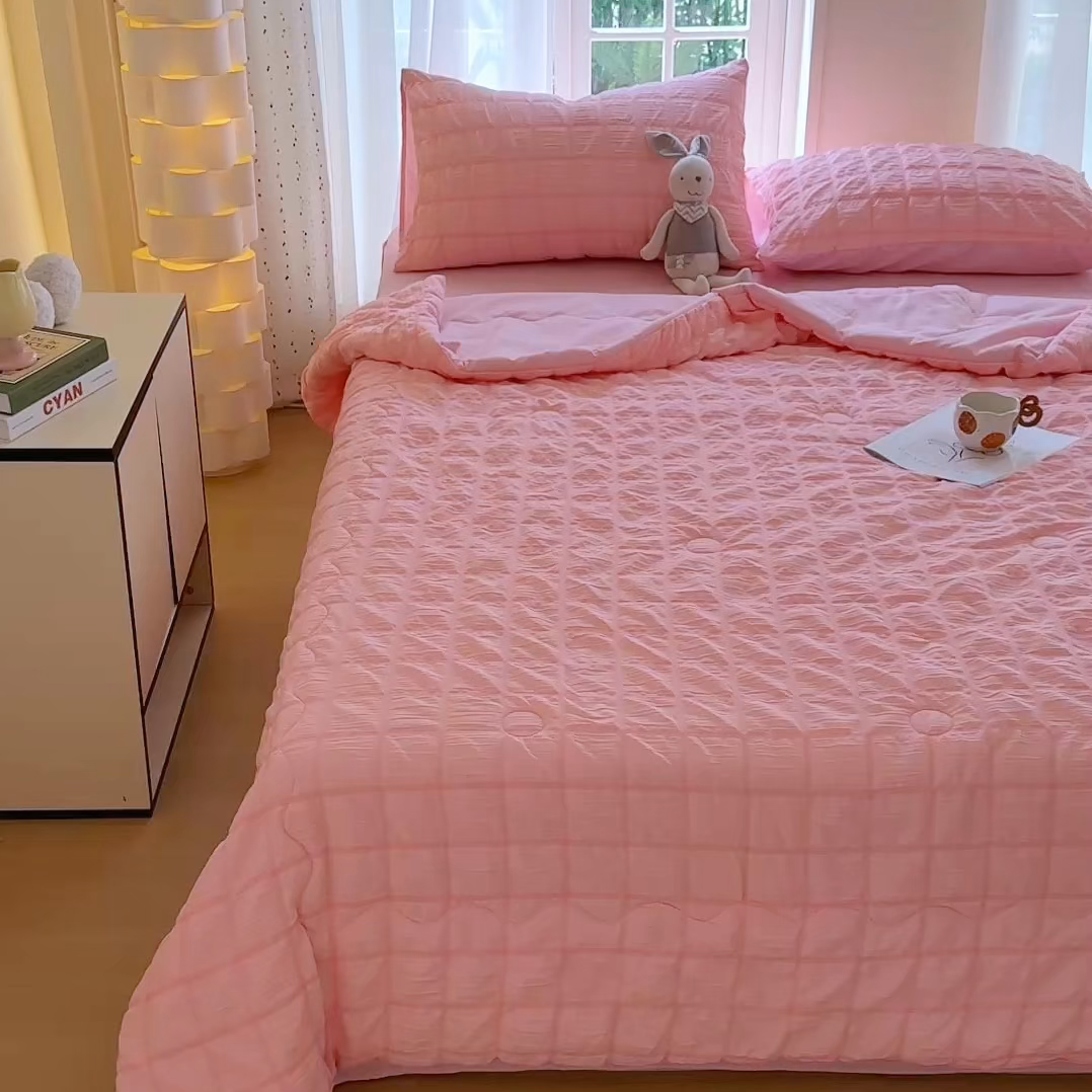 91家纺网 家纺一手货源 找家纺 瑞禾家纺 2026新款泡泡纱夏被空调被夏凉被四件套 蜜桃粉
