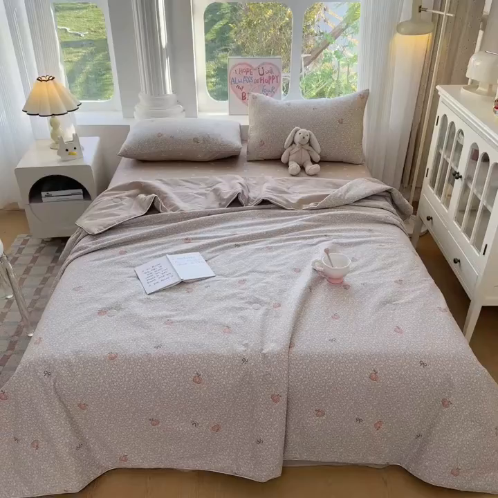 91家纺网 家纺一手货源 找家纺 典冠 2026新款100%里外全棉夏被 夏被四件套 碎花拾影-咖