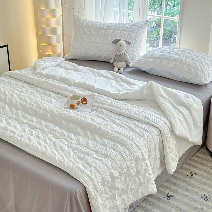 91家纺网 家纺一手货源 找家纺 瑞禾家纺 2026新款泡泡纱夏被空调被夏凉被四件套 茉莉白+灰