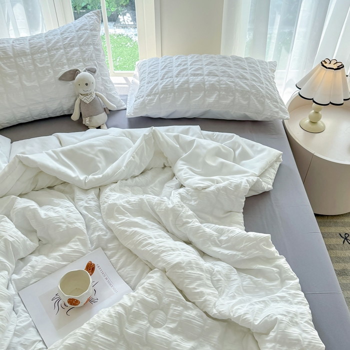 91家纺网 家纺一手货源 找家纺 瑞禾家纺 2026新款泡泡纱夏被空调被夏凉被四件套 茉莉白+灰