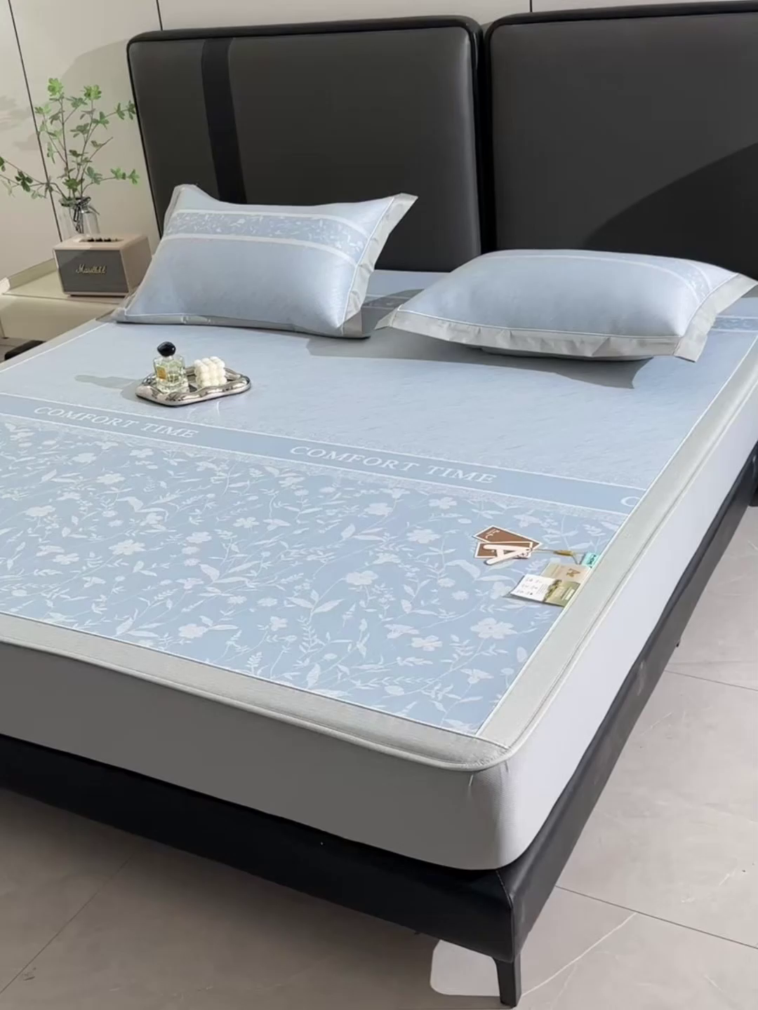 91家纺网 家纺一手货源 找家纺 （总）小牛席业 2026春夏新款PE琉璃叶语提花凉感冰丝席席子-床笠款