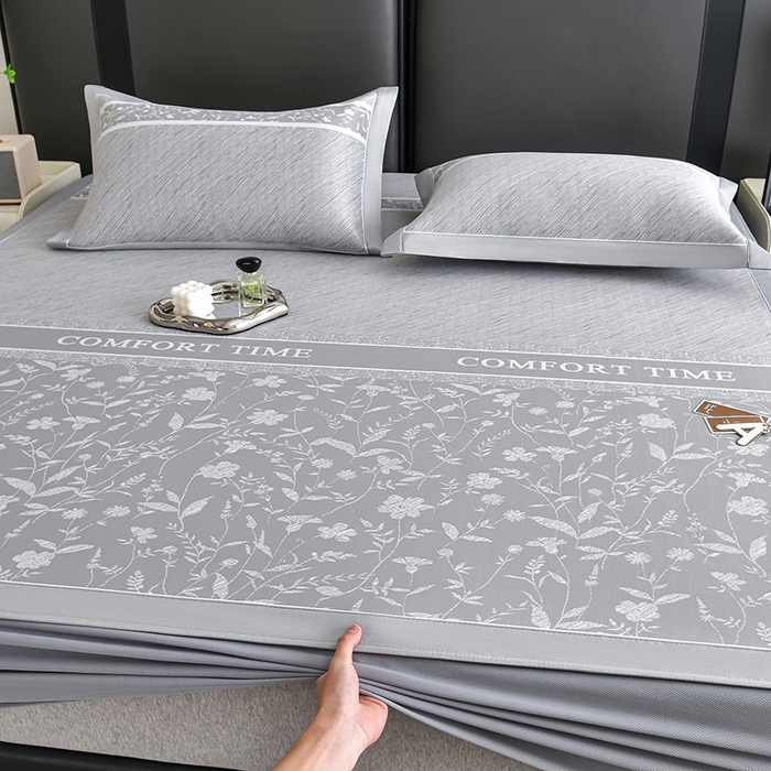 91家纺网 家纺一手货源 找家纺 小牛席业 2026春夏新款PE琉璃叶语提花凉感冰丝席席子-床笠款 灰色