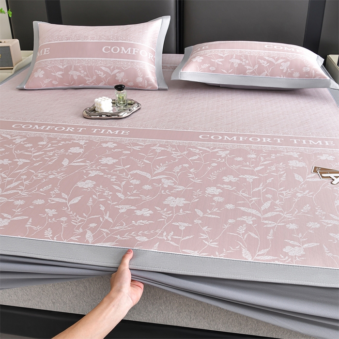 91家纺网 家纺一手货源 找家纺 小牛席业 2026春夏新款PE琉璃叶语提花凉感冰丝席席子-床笠款 粉色