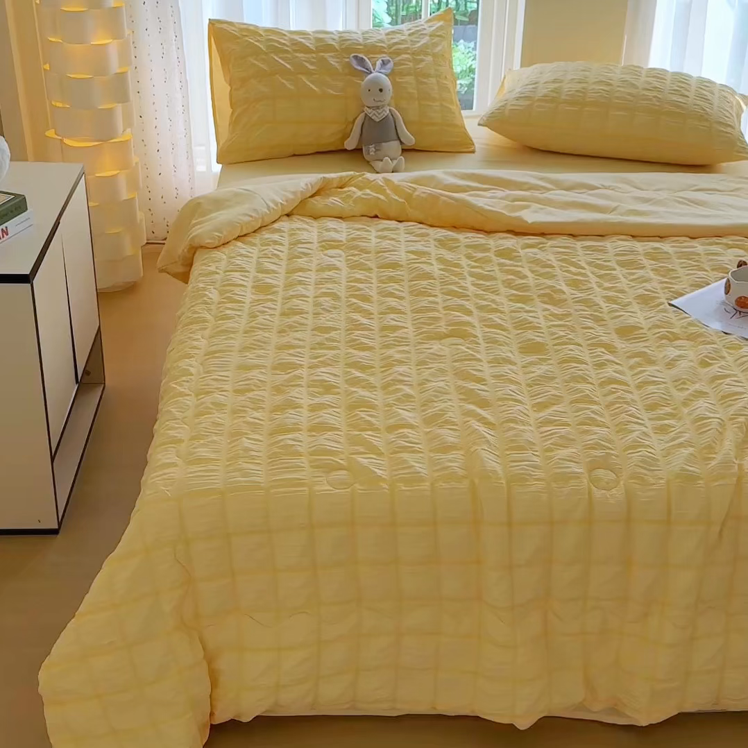 91家纺网 家纺一手货源 找家纺 瑞禾家纺 2026新款泡泡纱夏被空调被夏凉被四件套 柠檬黄