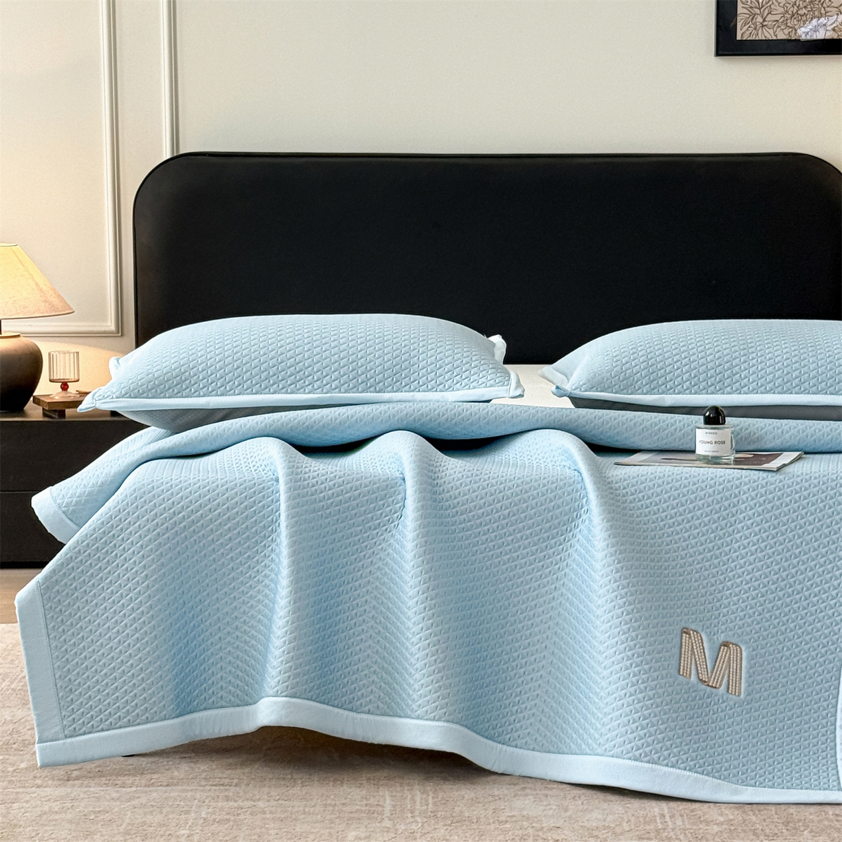 91家纺网 家纺一手货源 找家纺 叠派家纺 2026新款夏季高端竹席pe藤席空调软席可水洗席子凉席-慕尚M纹 床席款-慕尚M纹-蓝